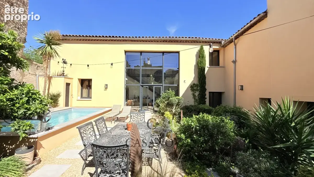 Propriété de prestige rénovée par un architecte à Florensac  460 m², piscine, cinéma privé et terrasse tropézienne - photo 4