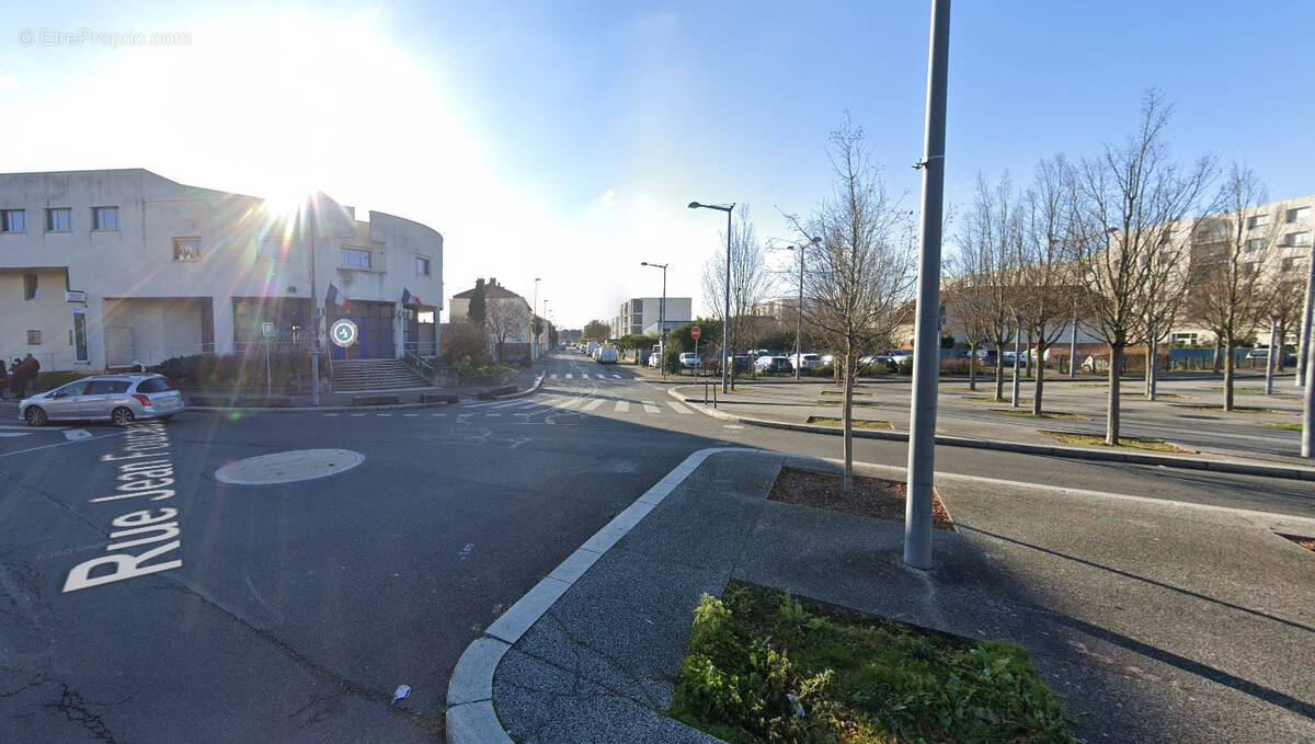 Parking à VAULX-EN-VELIN