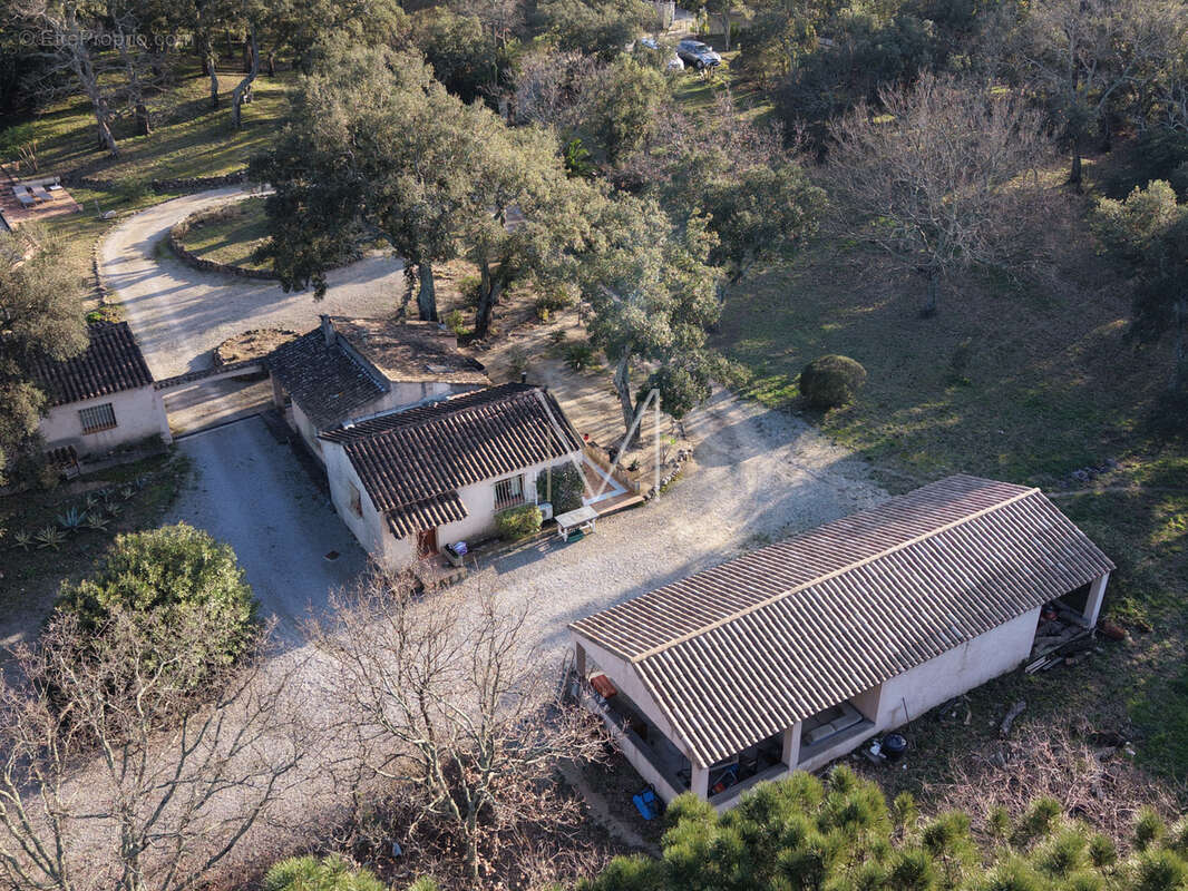 Maison à PLAN-DE-LA-TOUR