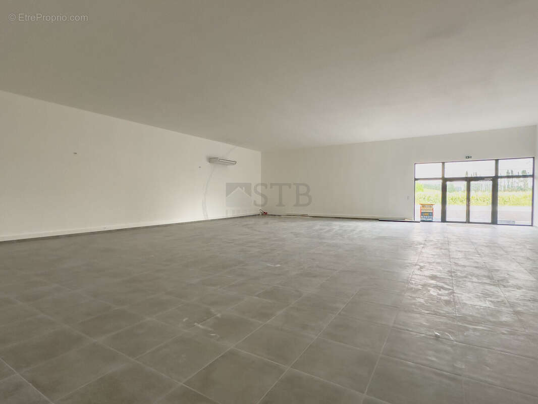 Commerce à LORIOL-SUR-DROME