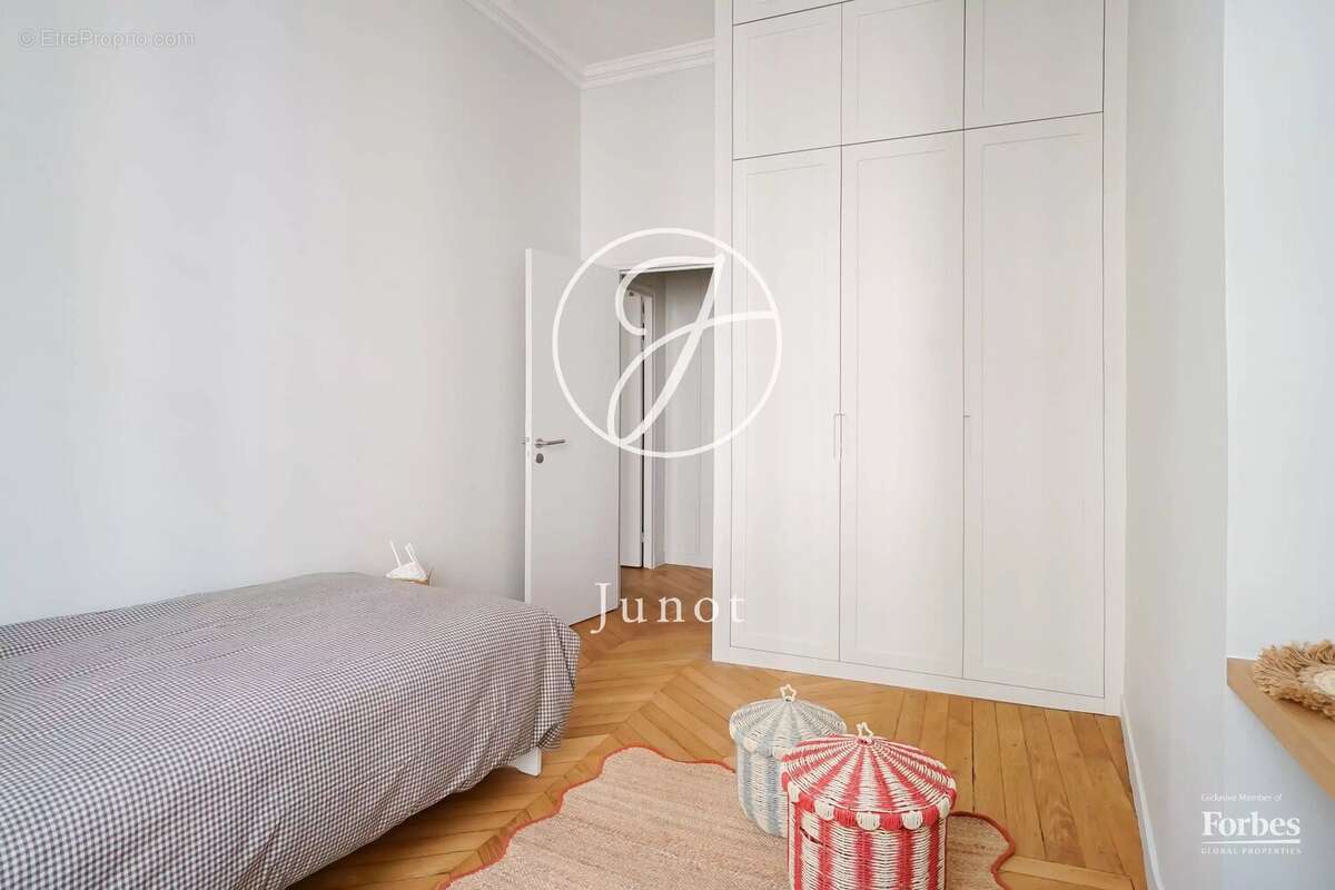 Appartement à PARIS-9E