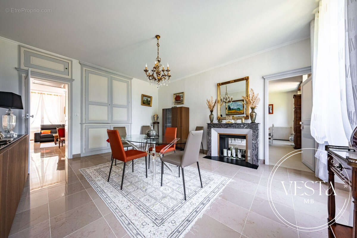 Maison à SUZANNECOURT