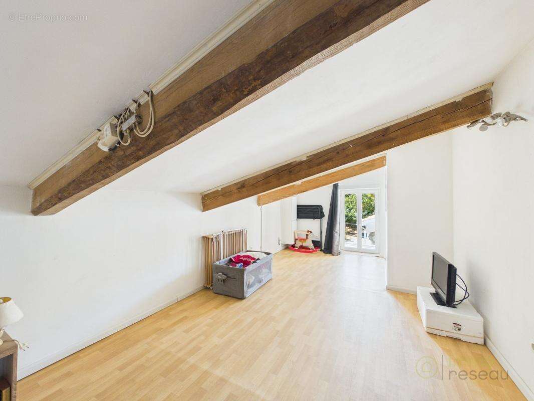 Maison 251 m² à Saint-Aubin-De-Blaye  - photo 11