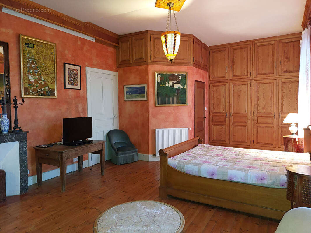 Maison à LA SALVETAT-PEYRALES