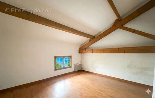 Appartement à LEZAN