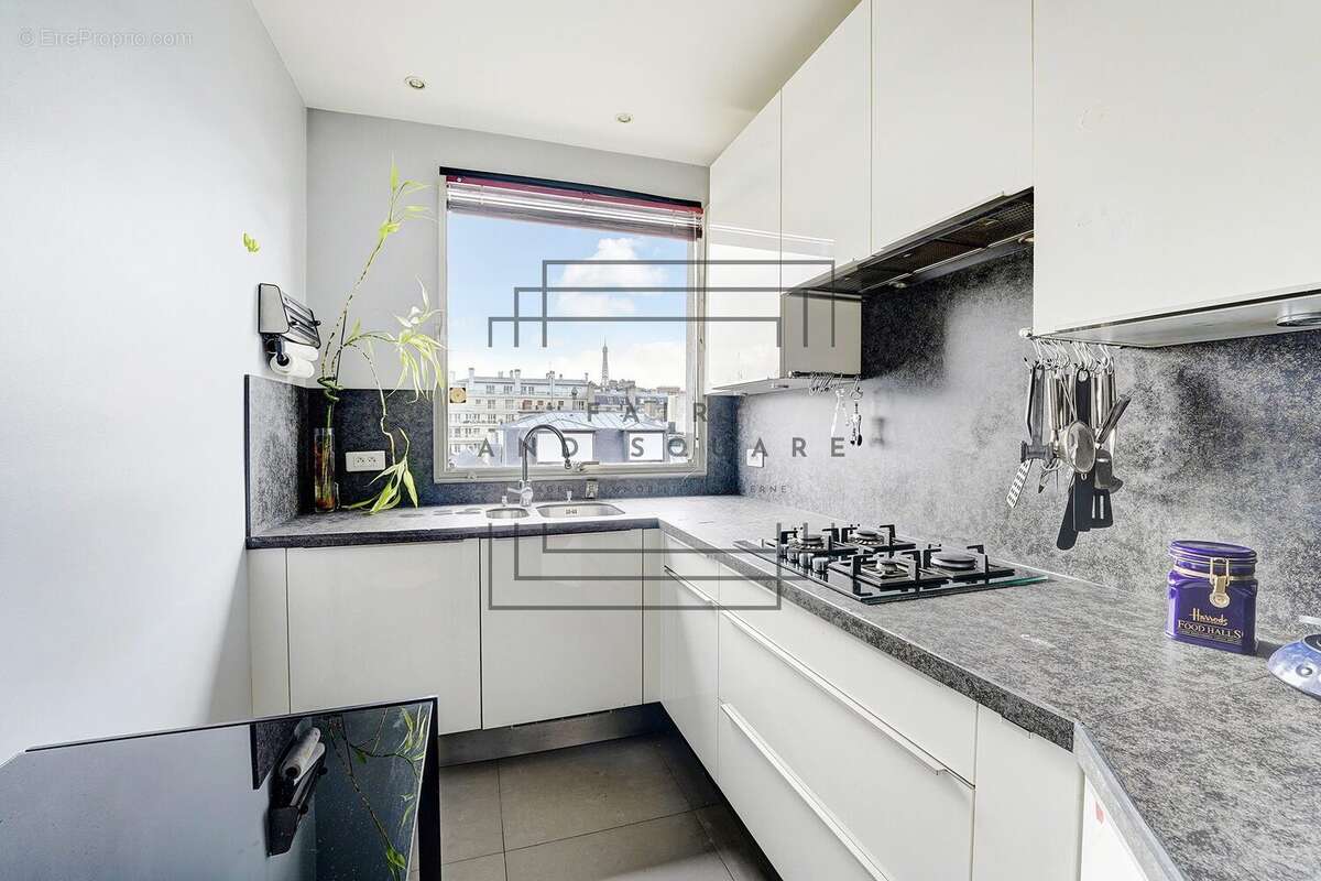 Appartement à PARIS-16E