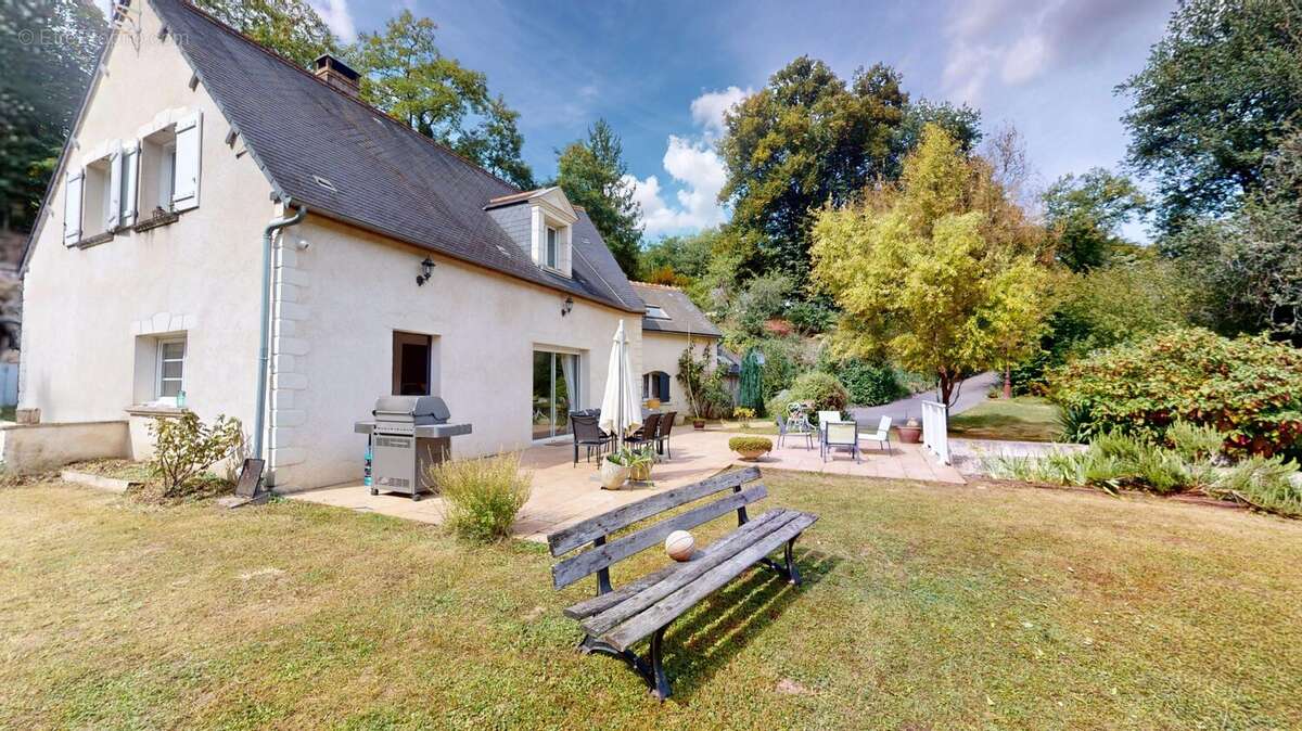 Maison à PARCAY-MESLAY