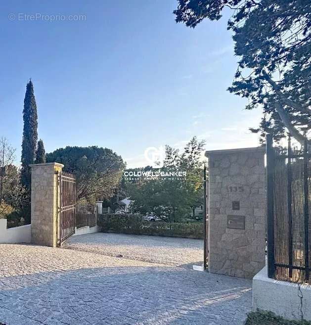 Maison à PUGET-SUR-ARGENS