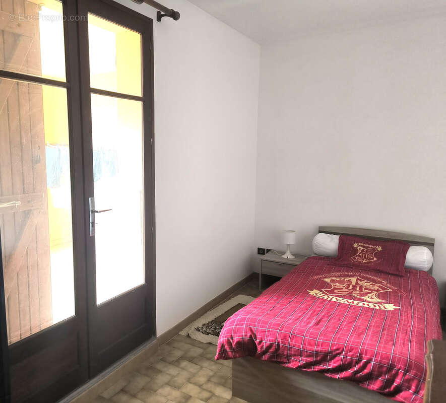 Maison à SAINT-LAURENT-DE-LA-SALANQUE