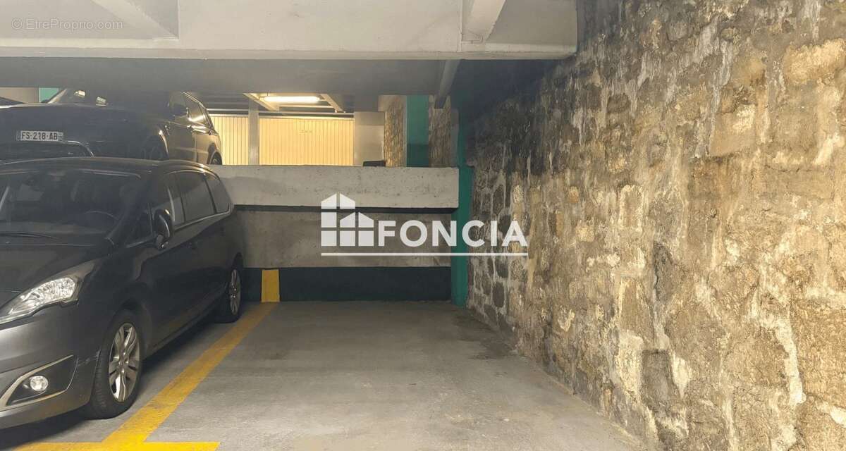 Parking à PARIS-14E