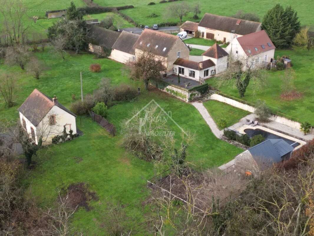 Maison à DOMPIERRE-SUR-BESBRE
