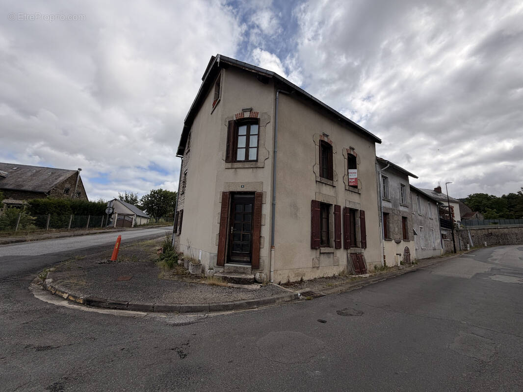 Maison à SAINT-SULPICE-LAURIERE
