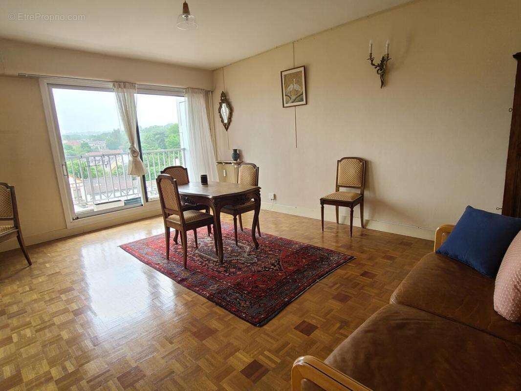 Appartement à RUEIL-MALMAISON