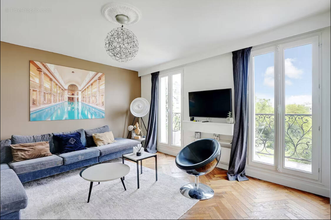 Appartement à PARIS-3E