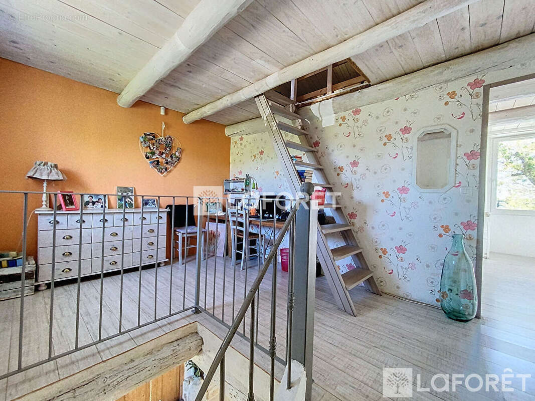 MAGIQUE - Mas provençal, 224m² + dépendances, jardin, piscine - photo 11