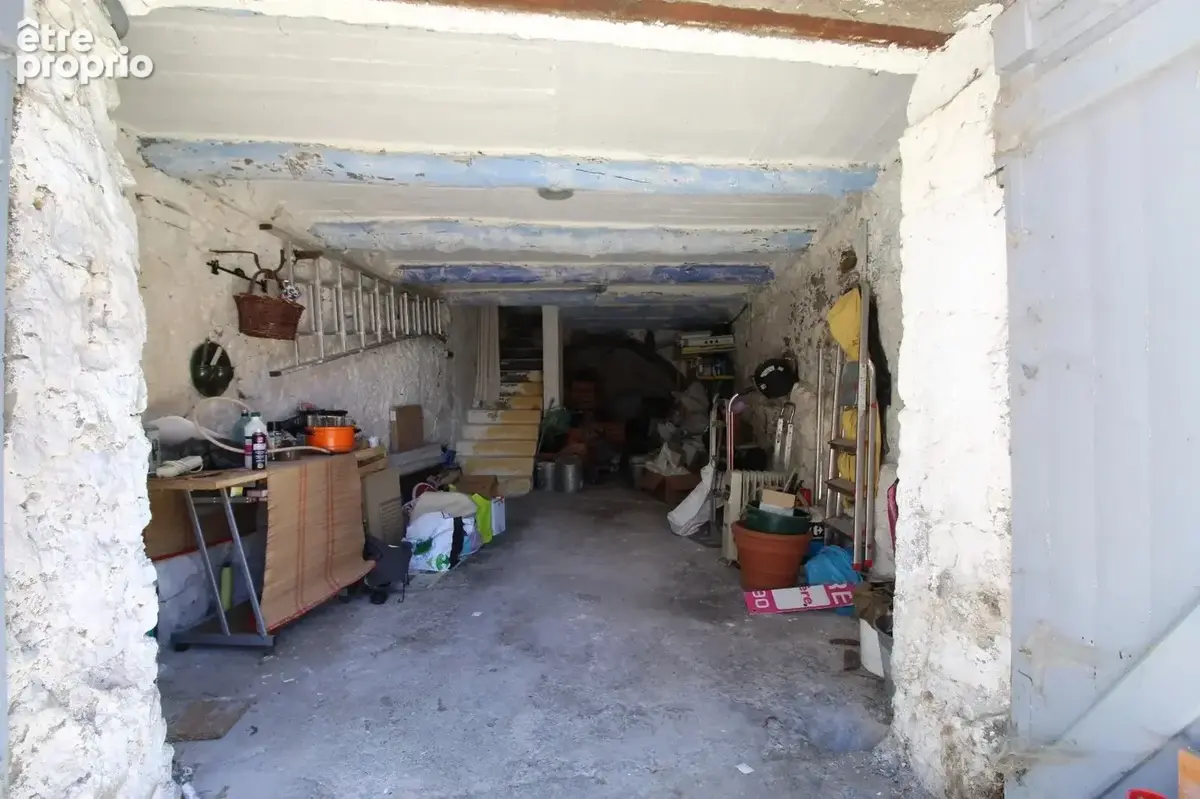 local de 25 m² : Garage / Atelier / Cave - photo 2