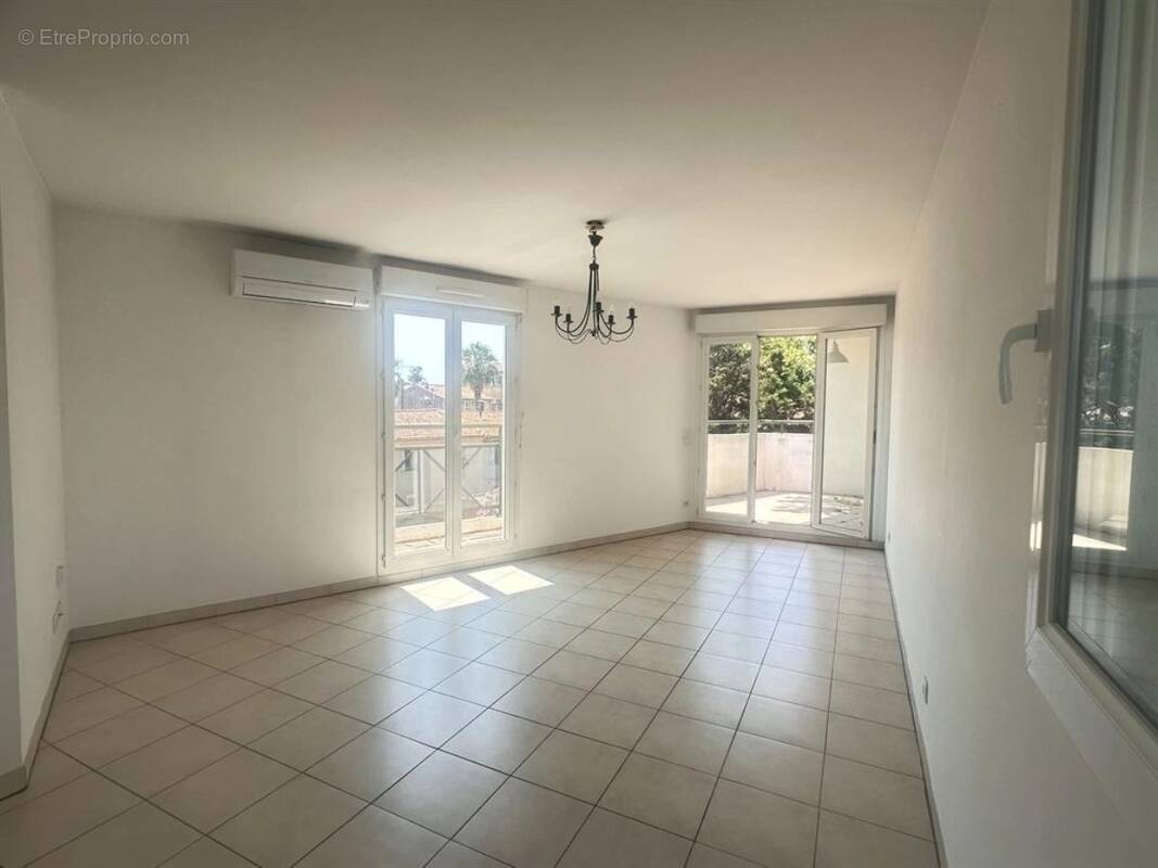 Appartement à SIX-FOURS-LES-PLAGES