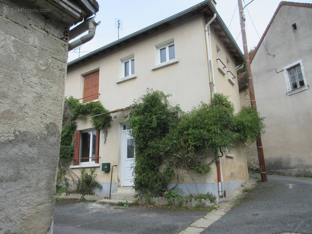 Maison à LE PONT-CHRETIEN-CHABENET