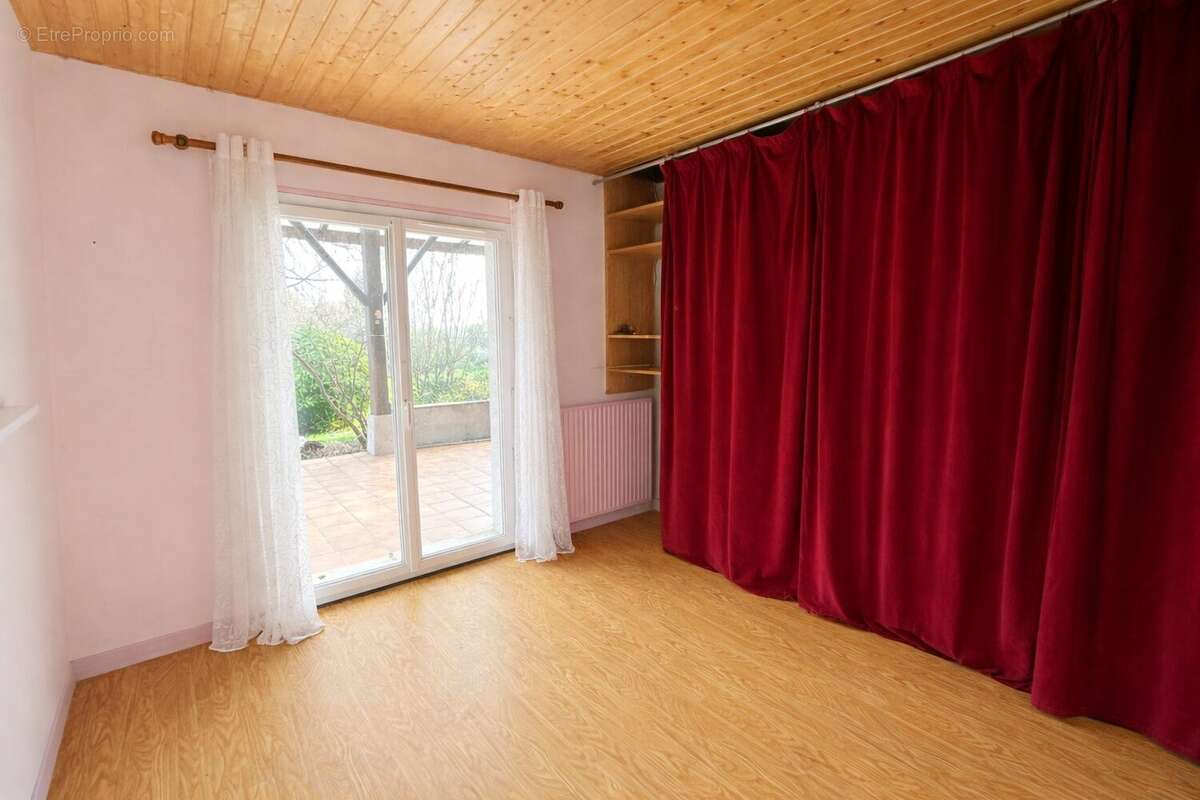 Maison à CONDAL