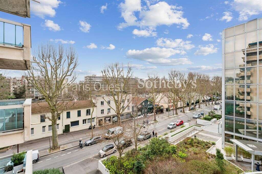 Appartement à NEUILLY-SUR-SEINE