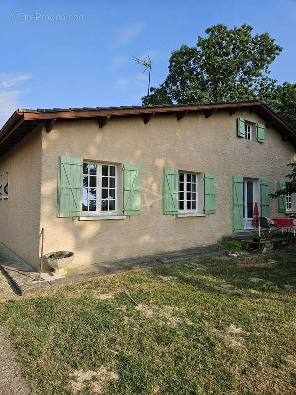 Jolie maison avec dépendance et grand terrain à deux kms de Castelnau d'Auzan - photo 2