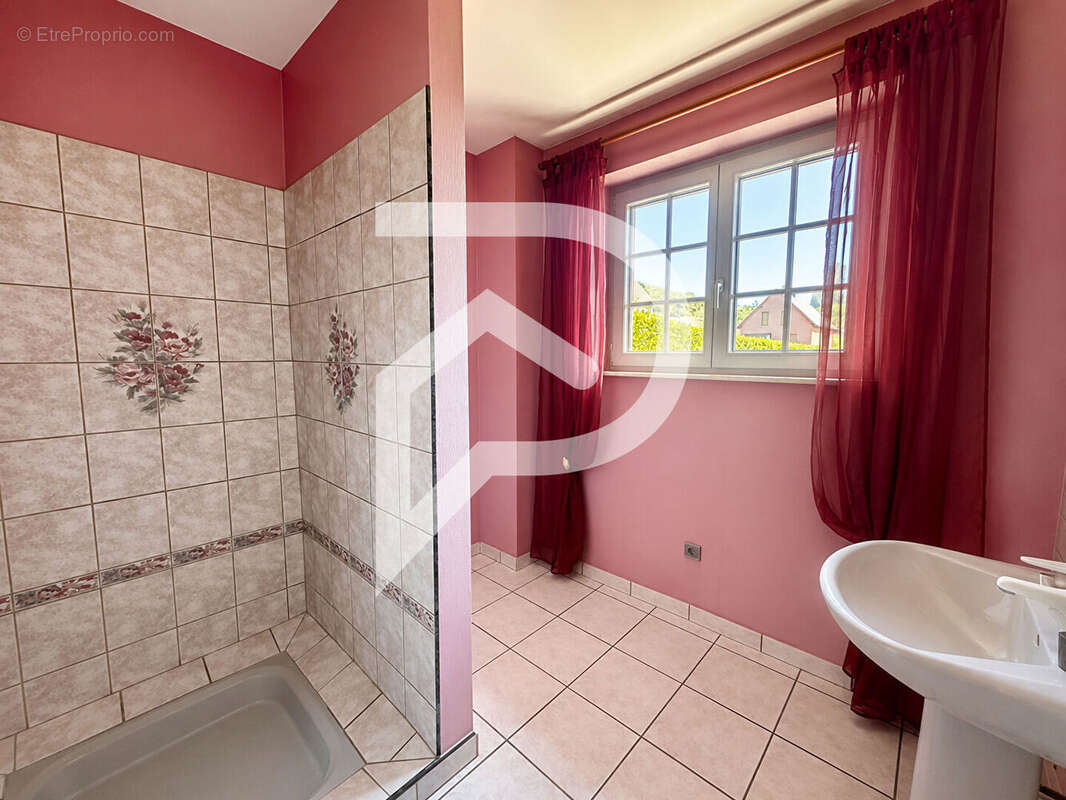 Maison KATZENTHAL 6 pièce(s) 160m² - photo 7