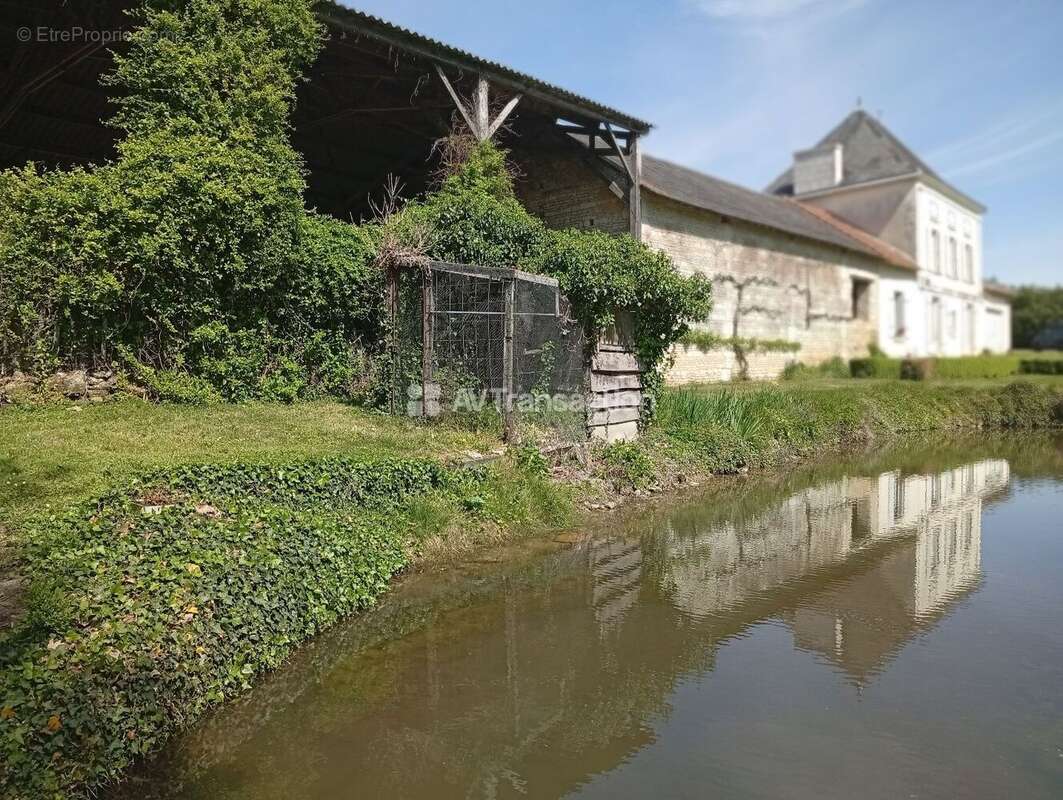 Maison à MIREBEAU