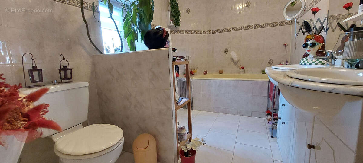 Maison à MONTS-SUR-GUESNES