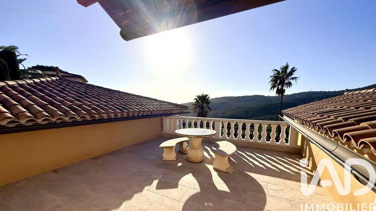 Photo 5 - Maison à ROQUEBRUNE-SUR-ARGENS