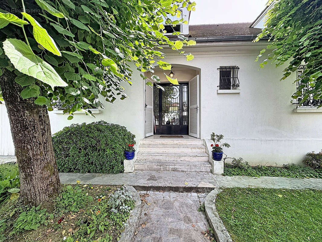 Maison à SAINT-MAUR-DES-FOSSES