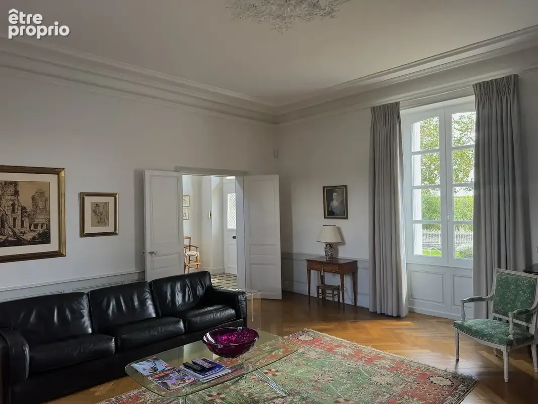 Élégante maison de maitre 19e avec dépendances et jardin dans la région de Saumur - photo 9