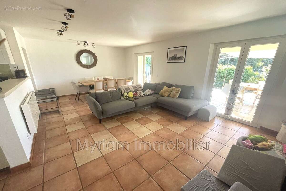 Maison à FAYENCE