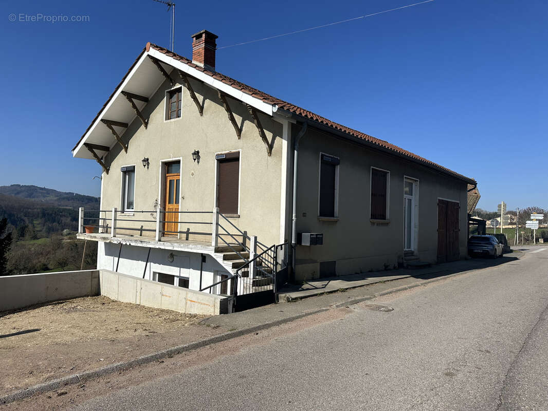 Maison à SAINT-GERMAIN-LAVAL