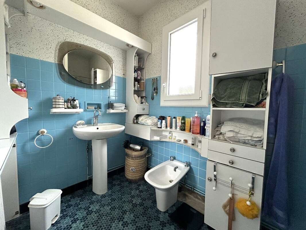 Propriete familiale - 9 chambres - 310 m² + dependances 200m² - photo 18