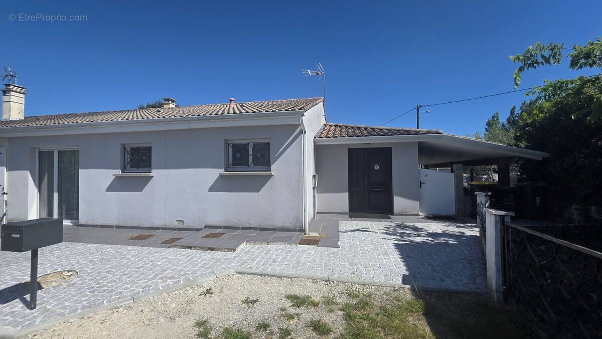 Maison à LEOGNAN