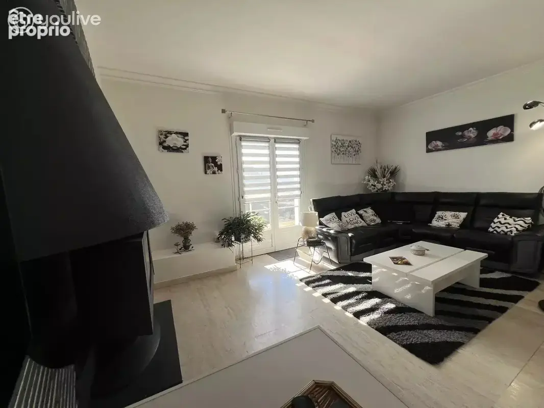 Maison de qualité avec appartement indépendant, terrain arboré de 2 500 m² et ascenseur extérieur - photo 10