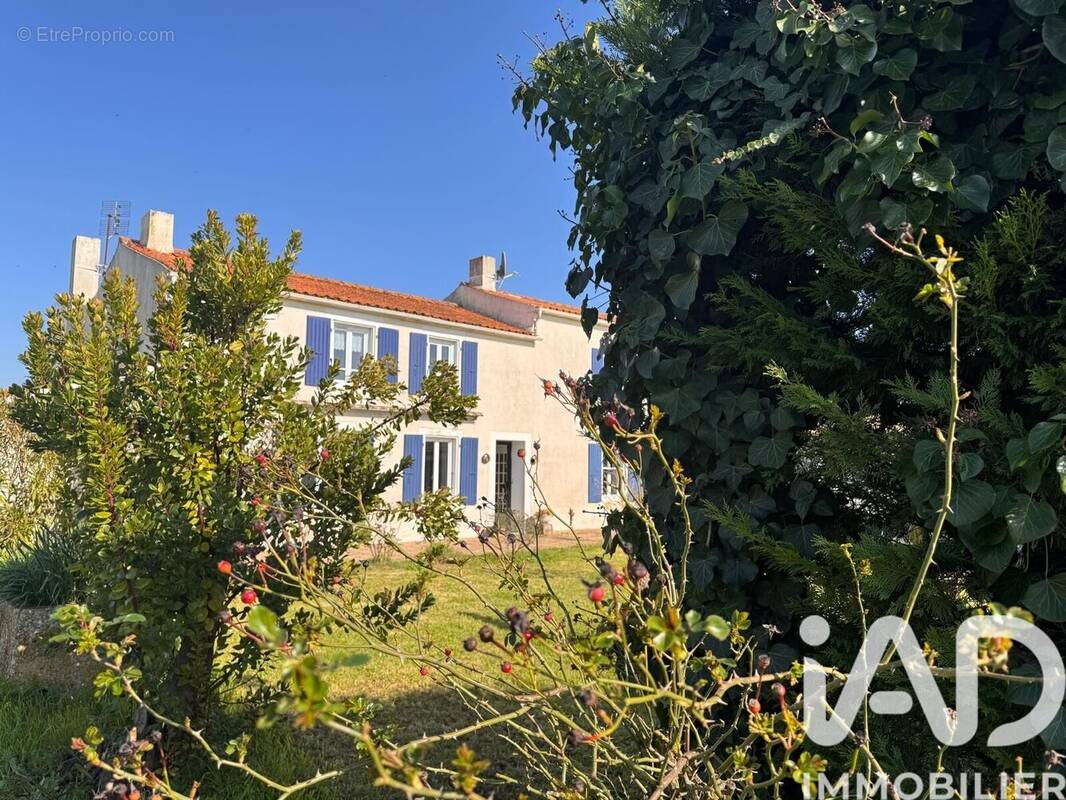 Photo 1 - Maison à VERINES