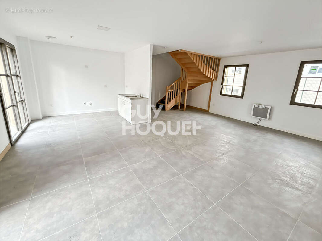 Maison à FONTENAY-TRESIGNY