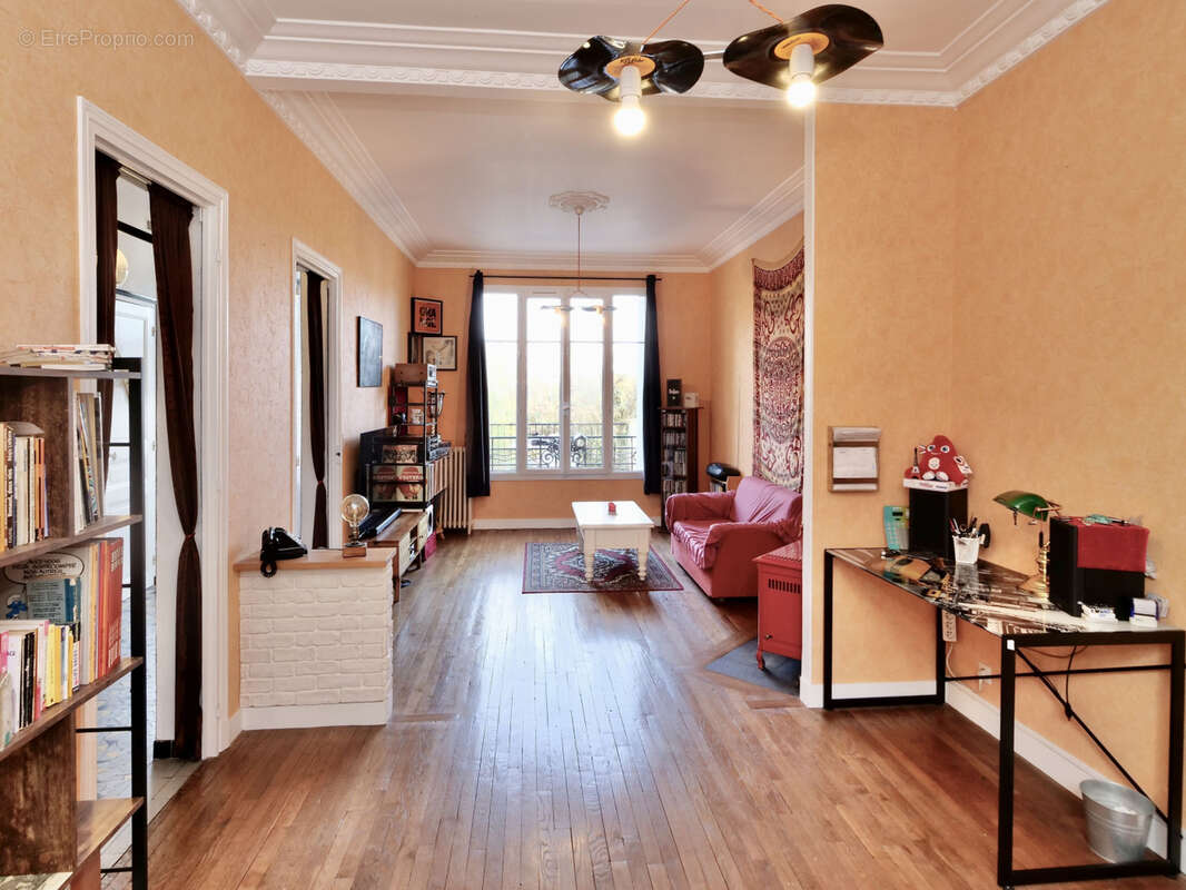 Maison à VAUX-LE-PENIL