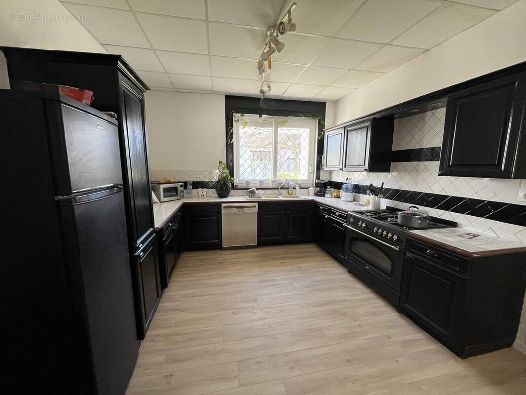 Maison 233 m² à Mazieres  - photo 3