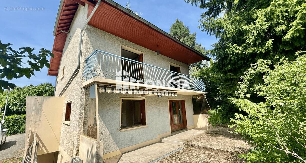 Maison à MOUXY