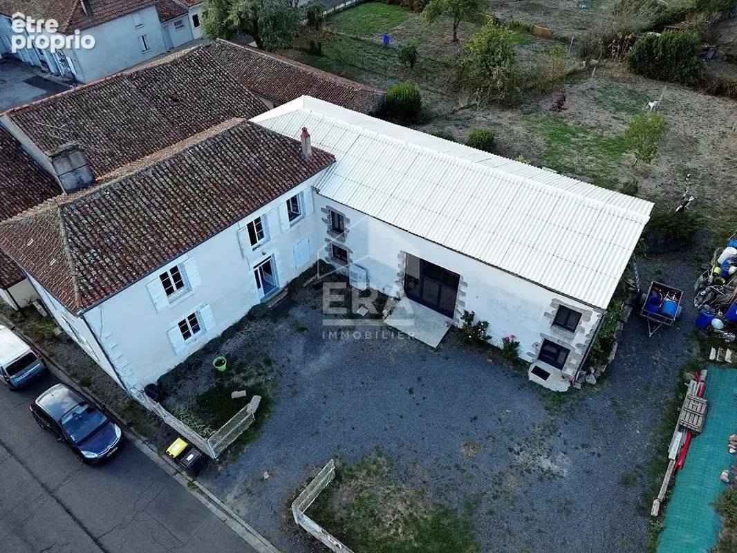 Maison à MILLAC