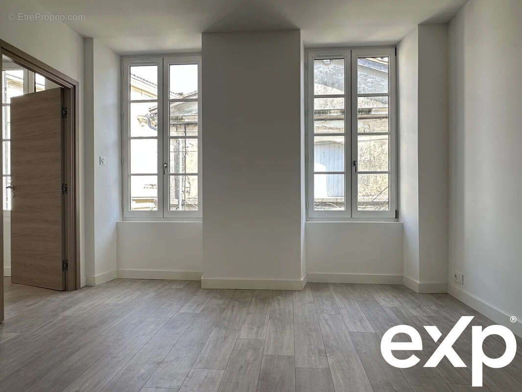 Appartement à SAINT-JEAN-D'ANGELY