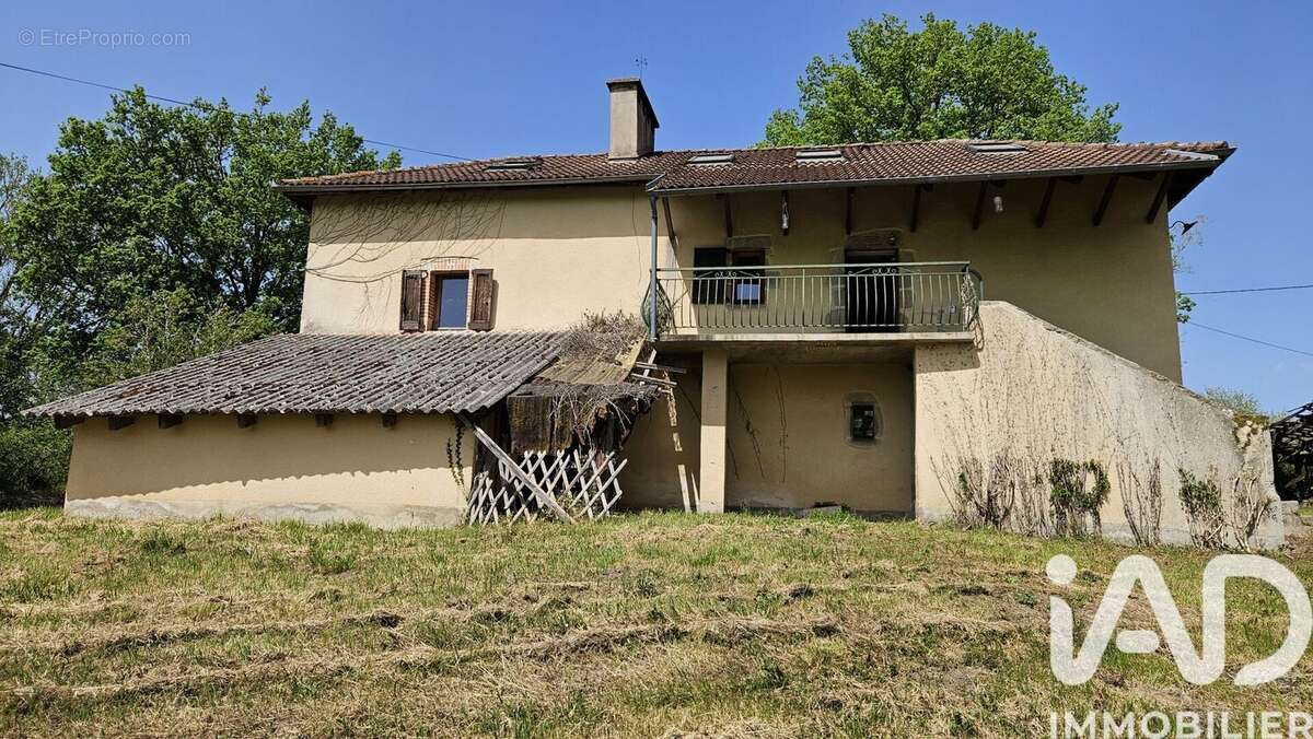 Maison 95 m² à Saint-Etienne-De-Maurs  - photo 2