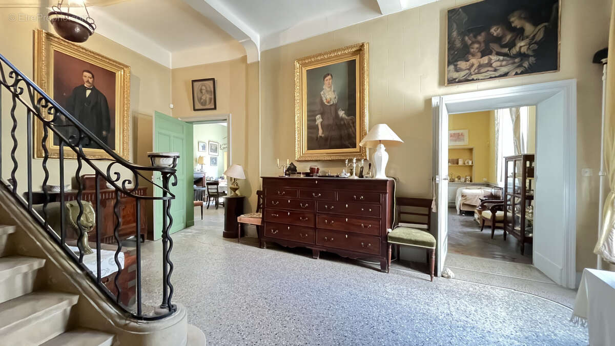 Maison à PERNES-LES-FONTAINES