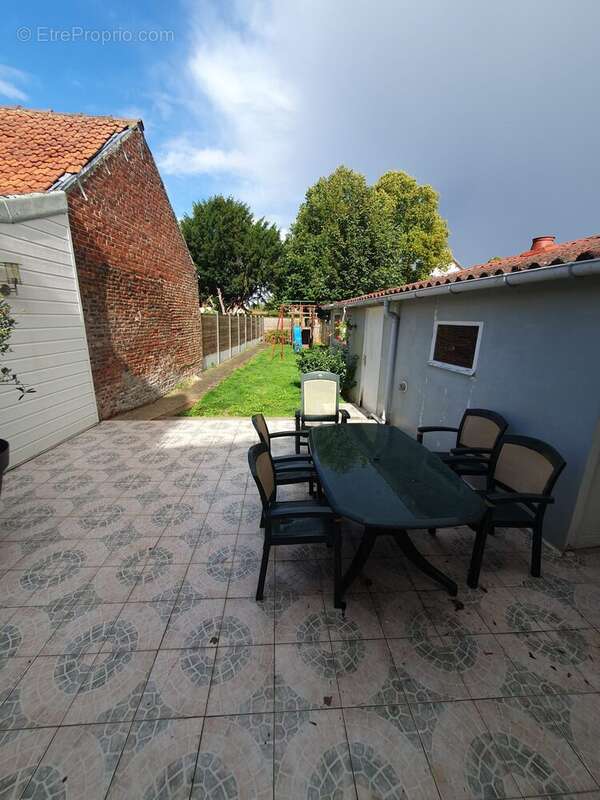 Maison type 6 Renescure - Jardin - Maison à RENESCURE
