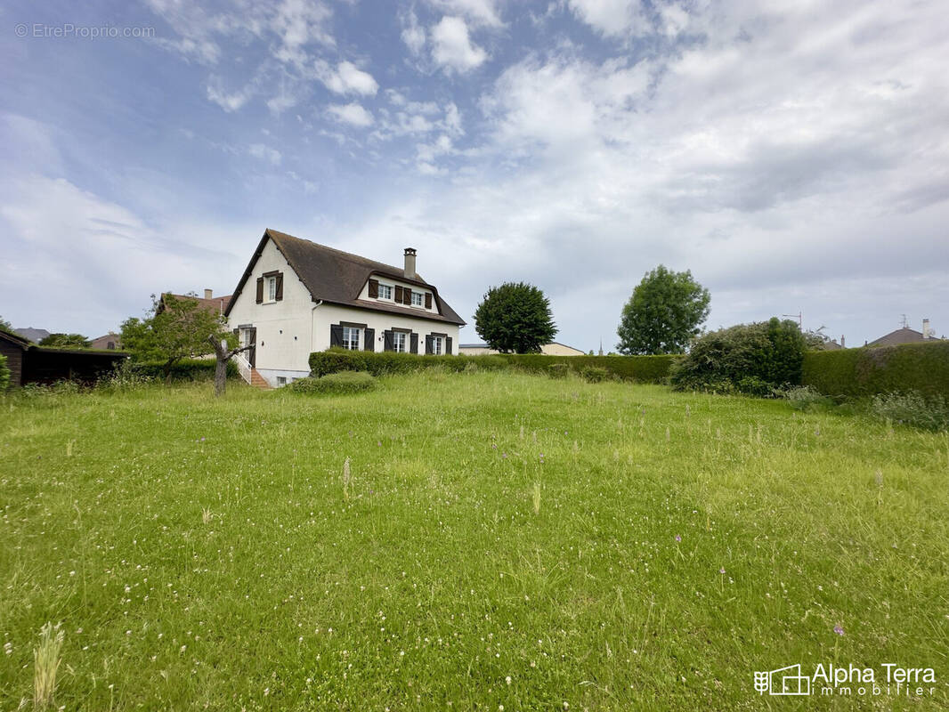 Maison à MAY-SUR-ORNE