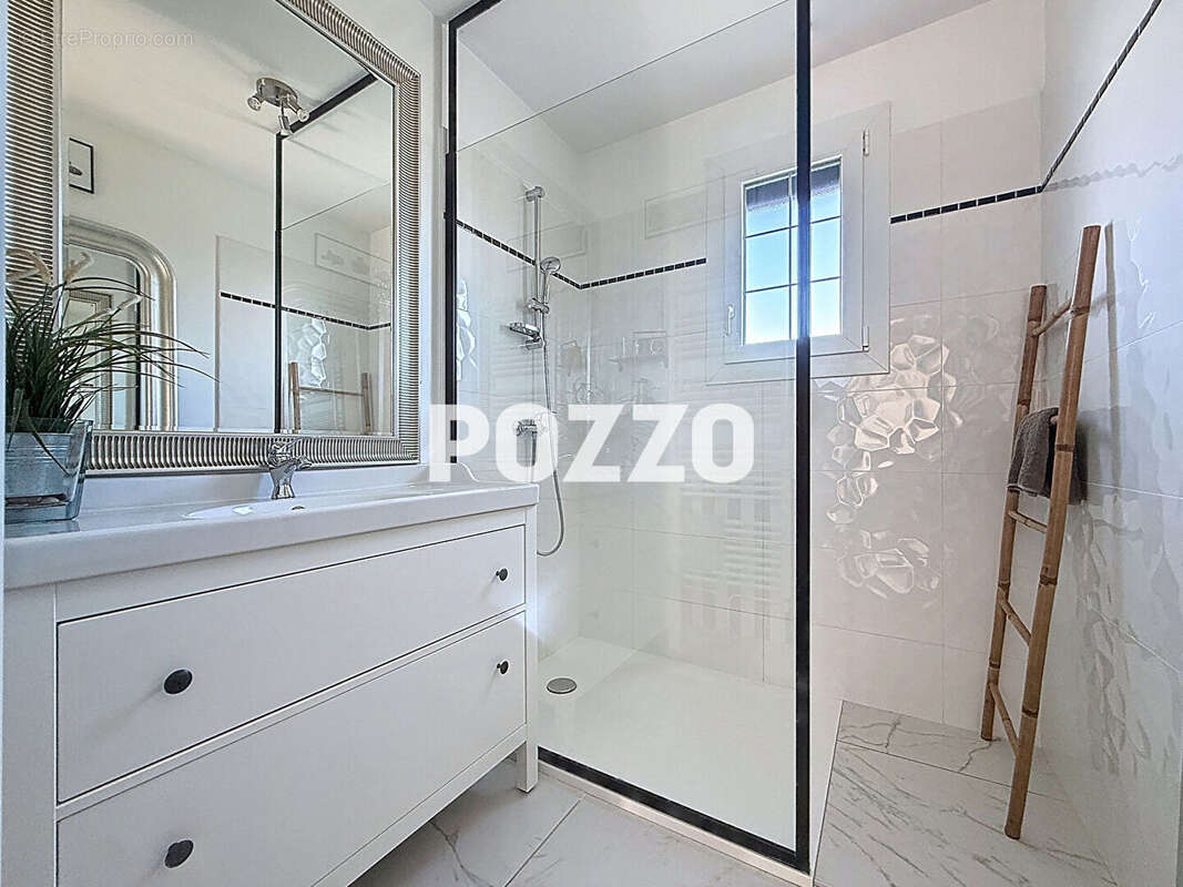 Maison à SAINT-PAIR-SUR-MER