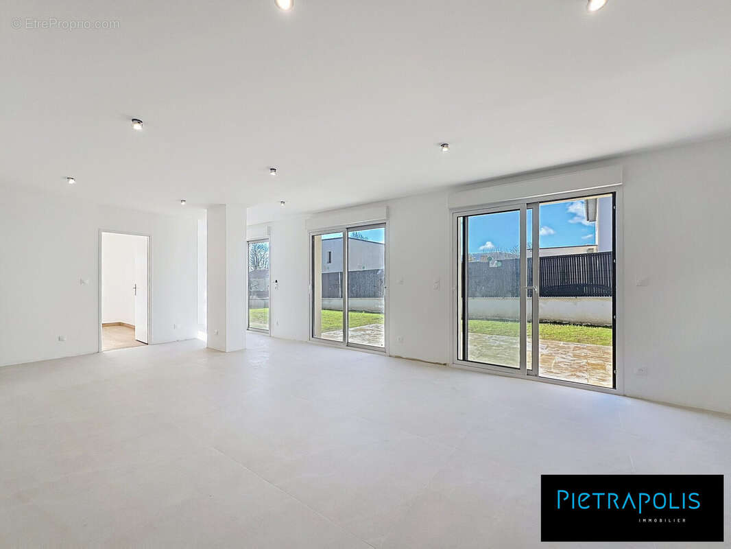 Appartement à FONTAINES-SUR-SAONE