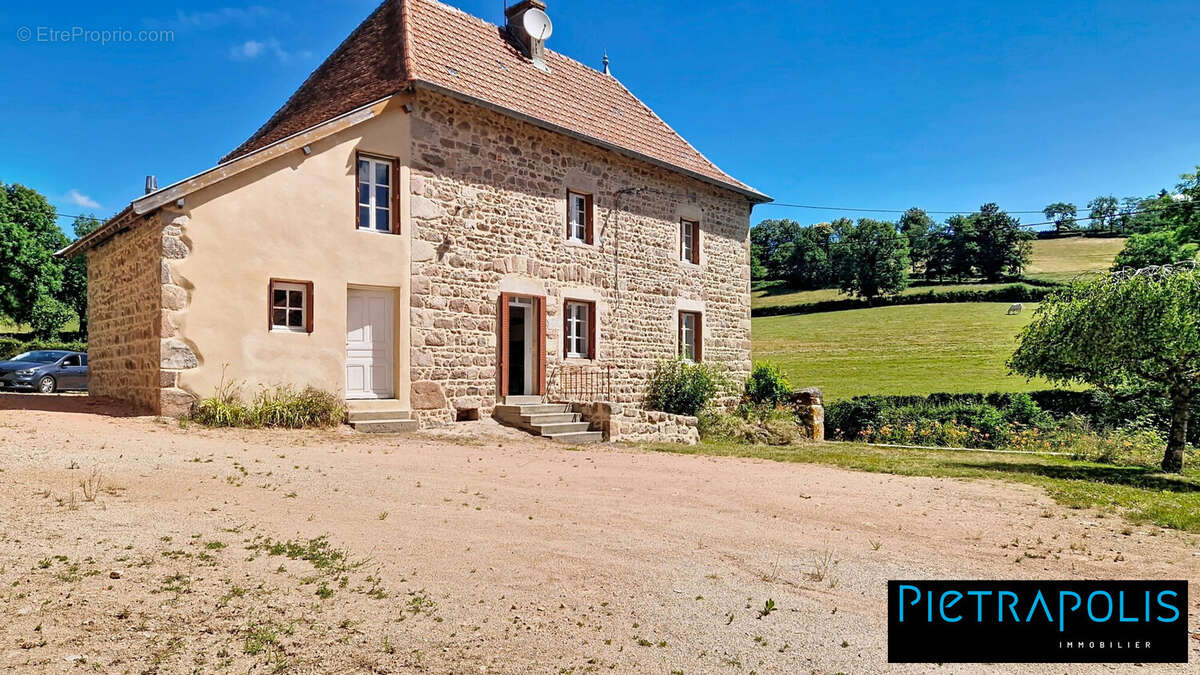 Maison à SAINT-RACHO